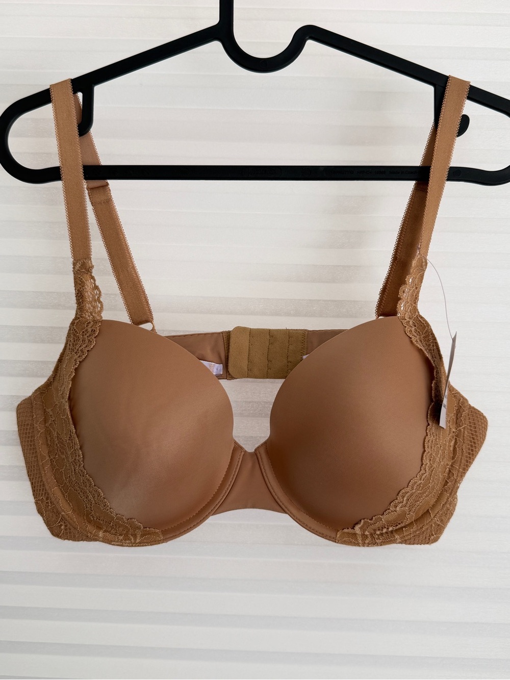 Savage X Fenty Lace-Trim T-Shirt Bra in Tan